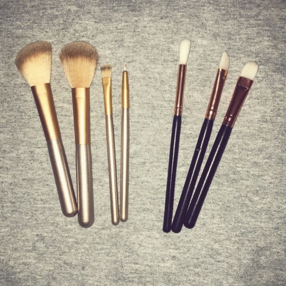 Brush Bundle - Picture 1 of 4
